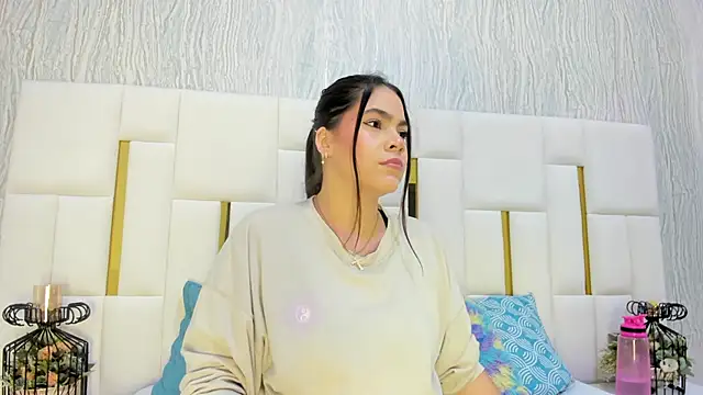 hillary uckerman  online show from 11-03-25, 11:11