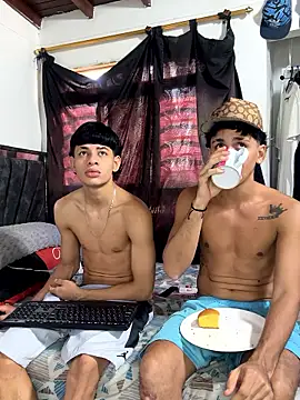 Snapshot of tonypaul13 chatting on 01-15-26, 02:32 tonypaul13 online show from 01-15-26, 02:32