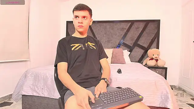 JacobRoberts1 online show from 03-17-25, 04:29