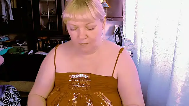 Snapshot of FlowerButterf chatting on 03-02-26, 05:08 FlowerButterf online show from 03-02-26, 05:08