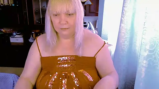 Snapshot of FlowerButterf chatting on 03-04-26, 10:43 FlowerButterf online show from 03-04-26, 10:43