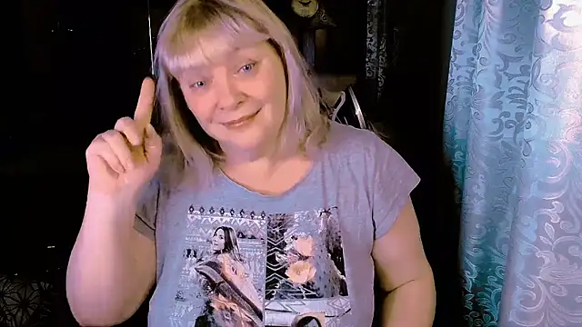 Snapshot of FlowerButterf chatting on 03-09-26, 01:09 FlowerButterf online show from 03-09-26, 01:09