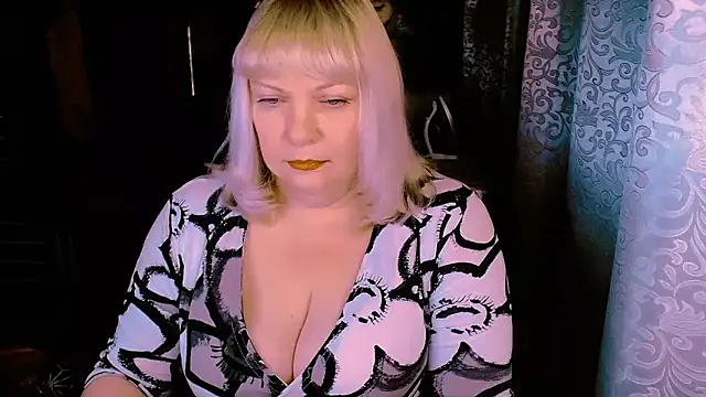 Snapshot of FlowerButterf chatting on 03-14-26, 08:47 FlowerButterf online show from 03-14-26, 08:47