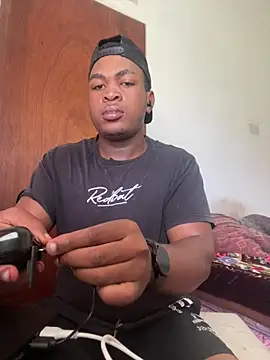 Snapshot of bosszonke123 chatting on 03-31-26, 08:48 bosszonke123 online show from 03-31-26, 08:48