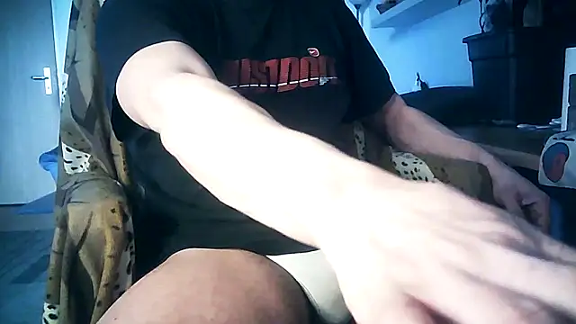 Snapshot of liquidio chatting on 03-11-25, 11:23 liquidio online show from 03-11-25, 11:23