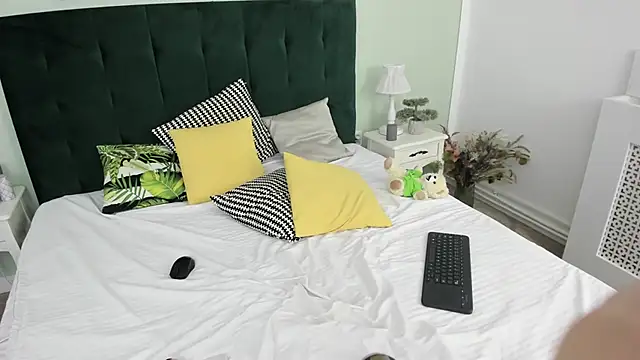 Tessa Joy online show from 03-17-25, 09:12