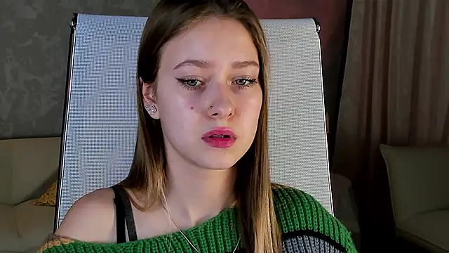 EveMundie online show from 03-21-25, 04:40