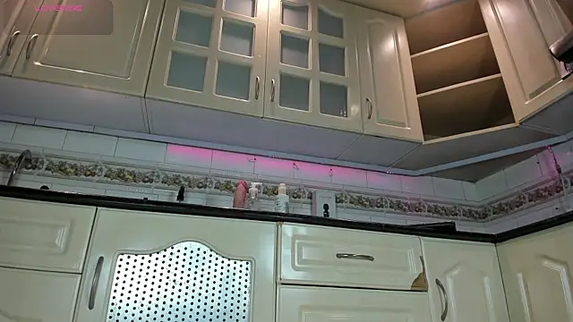 Snapshot of AnahisBennett chatting on 02-13-26, 03:57 AnahisBennett online show from 02-13-26, 03:57