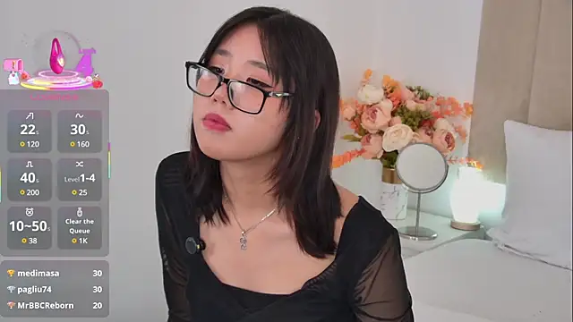 HitomiAoki online show from 03-07-25, 10:21