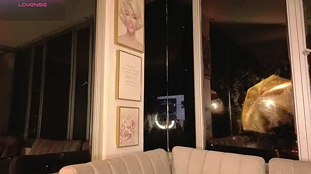 Snapshot of Ivanna_West chatting on 03-13-26, 10:00 Ivanna West online show from 03-13-26, 10:00