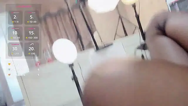 Snapshot of yueyue2003 chatting on 09-27-25, 05:01 yueyue2003 online show from 09-27-25, 05:01