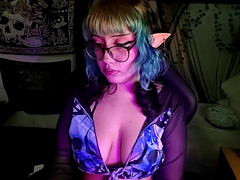 Snapshot of blue_katt chatting on 10-04-25, 09:57 blue katt online show from 10-04-25, 09:57