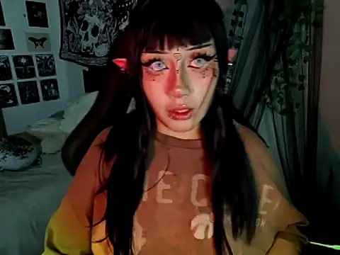 Snapshot of blue_katt chatting on 11-10-25, 10:20 blue katt online show from 11-10-25, 10:20