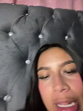 Snapshot of Emily_sharlot chatting on 02-20-26, 06:26 Emily sharlot online show from 02-20-26, 06:26