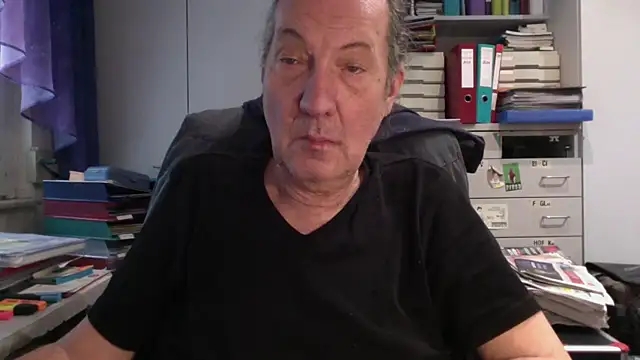 HMStraps01 online show from 02-26-25, 01:30