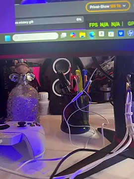 Snapshot of sexymelli18 chatting on 10-08-25, 06:05 sexymelli18 online show from 10-08-25, 06:05