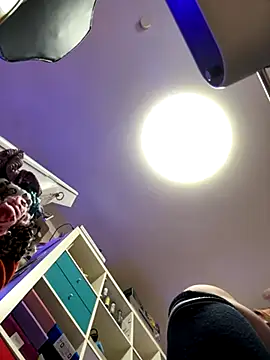 Snapshot of sexymelli18 chatting on 10-11-25, 06:50 sexymelli18 online show from 10-11-25, 06:50