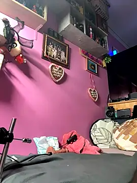 Snapshot of sexymelli18 chatting on 10-22-25, 05:45 sexymelli18 online show from 10-22-25, 05:45