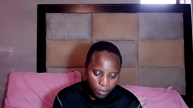 Snapshot of DIVAASS1 chatting on 05-05-26, 08:22 DIVAASS1 online show from 05-05-26, 08:22