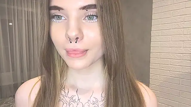 CarolinePepper online show from 02-25-25, 07:14