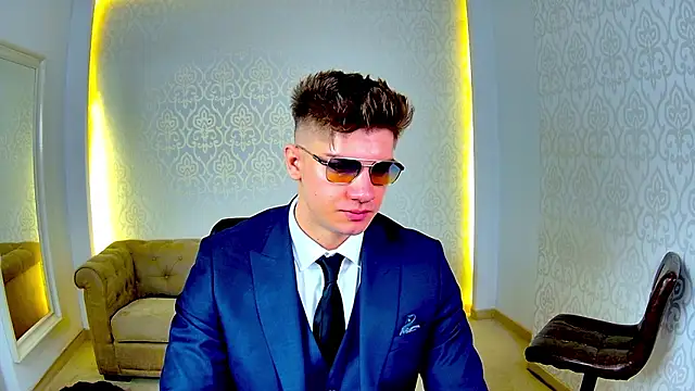 Snapshot of MaxKaiden chatting on 02-14-26, 06:21 MaxKaiden online show from 02-14-26, 06:21