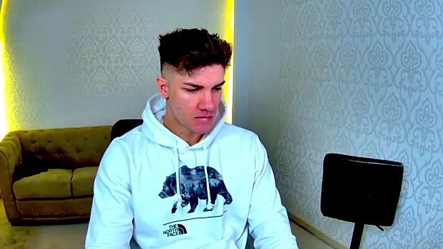 Snapshot of MaxKaiden chatting on 03-01-26, 05:31 MaxKaiden online show from 03-01-26, 05:31