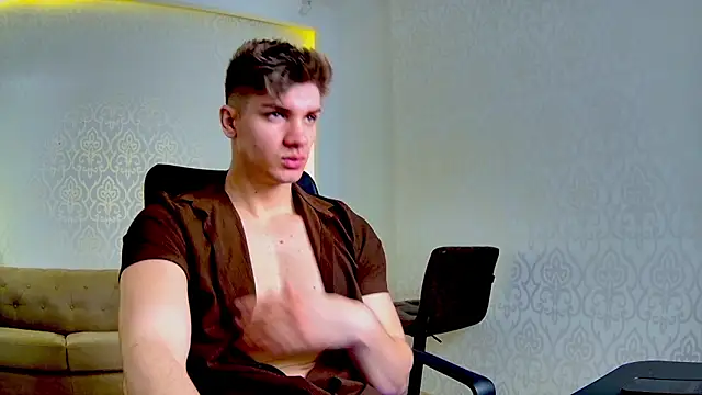 Snapshot of MaxKaiden chatting on 03-05-26, 06:09 MaxKaiden online show from 03-05-26, 06:09