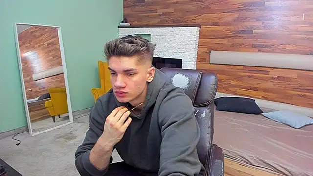 Snapshot of MaxKaiden chatting on 03-09-26, 05:22 MaxKaiden online show from 03-09-26, 05:22