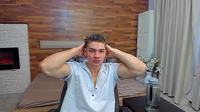 Snapshot of MaxKaiden chatting on 03-10-26, 06:18 MaxKaiden online show from 03-10-26, 06:18