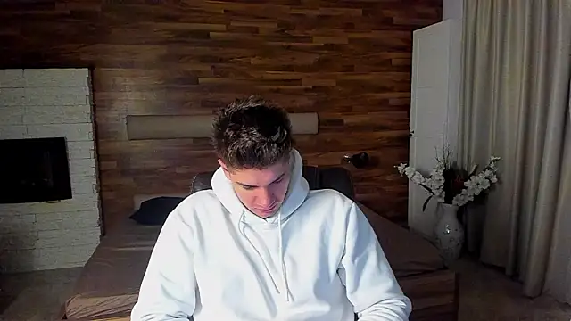 Snapshot of MaxKaiden chatting on 03-19-26, 05:22 MaxKaiden online show from 03-19-26, 05:22