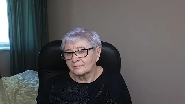 Sandra Snowflake online show from 02-17-25, 10:40