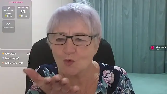 Sandra Snowflake online show from 12-01-25, 04:39