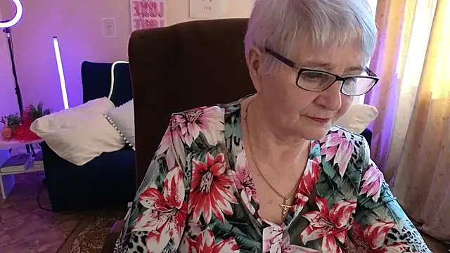 Sandra Snowflake online show from 05-06-26, 12:54