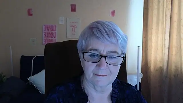 Sandra Snowflake online show from 05-08-26, 12:10