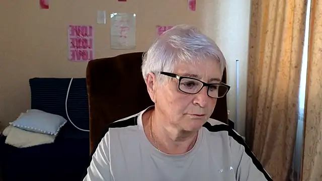 Sandra Snowflake online show from 06-23-26, 03:59