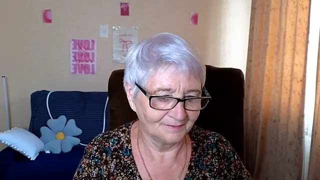 Sandra Snowflake online show from 06-29-26, 03:57