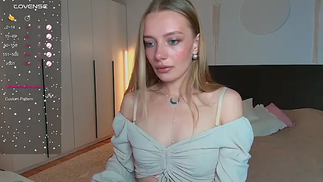 LunaticaBae online show from 09-12-25, 04:01