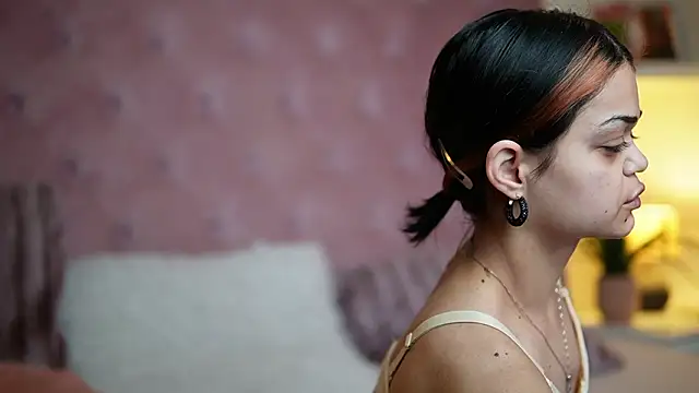 MaiaMini online show from 02-15-26, 07:54