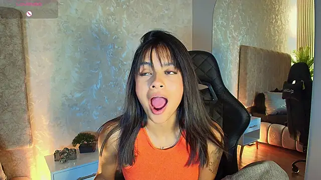 Snapshot of katia_foxxx_ chatting on 06-26-26, 05:39 katia foxxx online show from 06-26-26, 05:39