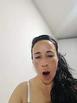 Snapshot of Coeur_de_luxure chatting on 07-26-26, 11:22 Coeur de luxure online show from 07-26-26, 11:22