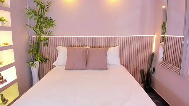 Snapshot of GeorginaReyes chatting on 03-19-26, 10:47 GeorginaReyes online show from 03-19-26, 10:47