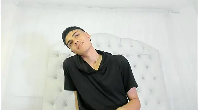 Snapshot of frank_jhonsson chatting on 03-15-25, 07:05 frank jhonsson online show from 03-15-25, 07:05