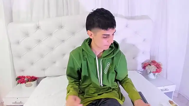 Snapshot of frank_jhonsson chatting on 09-18-25, 07:05 frank jhonsson online show from 09-18-25, 07:05