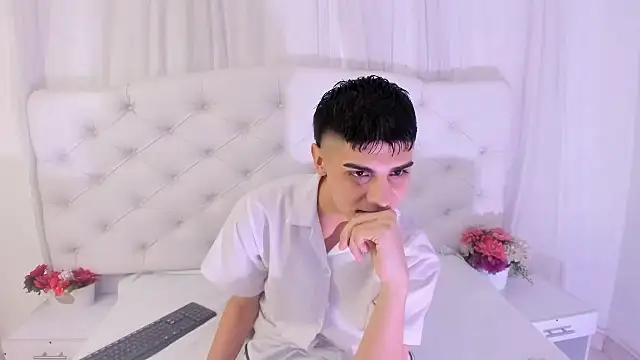 Snapshot of frank_jhonsson chatting on 10-03-25, 07:11 frank jhonsson online show from 10-03-25, 07:11