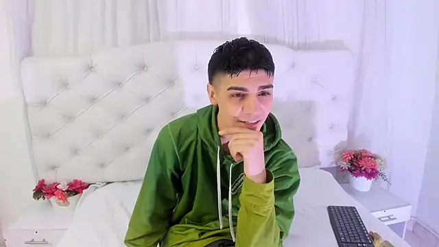 Snapshot of frank_jhonsson chatting on 10-08-25, 07:11 frank jhonsson online show from 10-08-25, 07:11