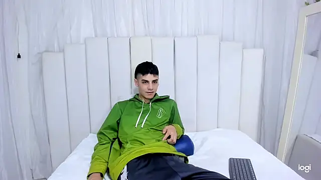 Snapshot of frank_jhonsson chatting on 10-28-25, 02:09 frank jhonsson online show from 10-28-25, 02:09