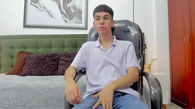 Snapshot of Johann_sex chatting on 02-12-26, 05:19 Johann sex online show from 02-12-26, 05:19