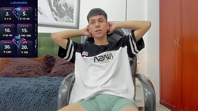 Snapshot of Johann_sex chatting on 03-10-26, 05:40 Johann sex online show from 03-10-26, 05:40