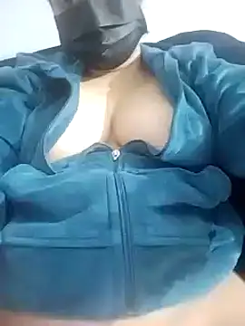 Snapshot of DesiLeela chatting on 02-20-25, 08:28 DesiLeela online show from 02-20-25, 08:28