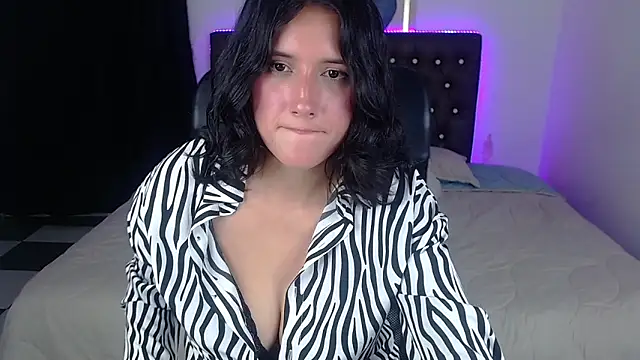 amy royale online show from 02-17-25, 07:21